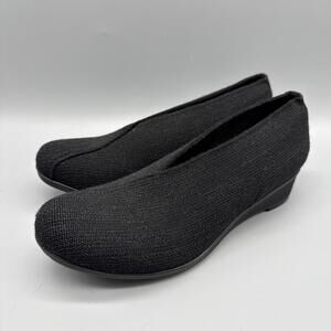 Charleston Shoe Co Cape Women’s Size 7 Black Linen V Cut Wedge Excellent!